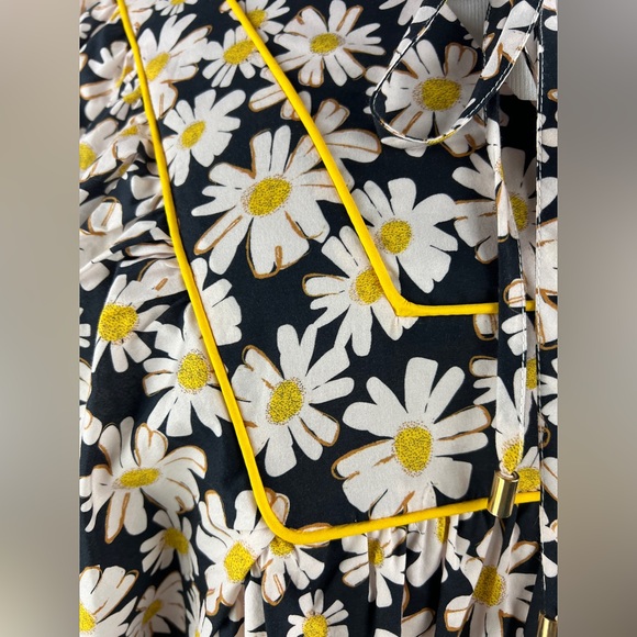 💚 3491. Daisy Floral Tie Front Mini Dress - Picture 5 of 11